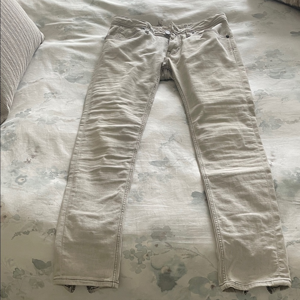 Burberry Women's Skinny Jeans - Light Gray